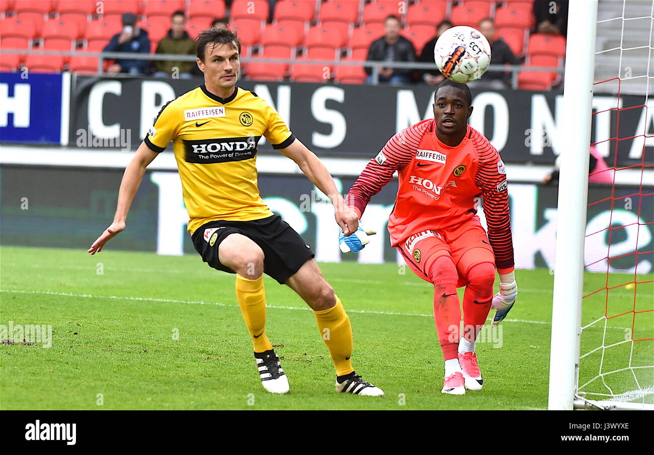 Sion 07 05 2017 Football Fc Sion Fc Young Boys The Ball Touch Stock Photo Alamy
