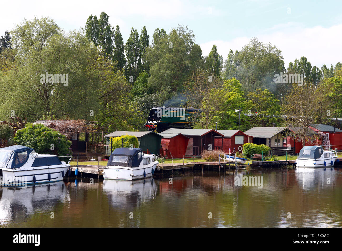 Peterborough, Cambridgeshire, UK. 7th May, 2017. A British Railways ...