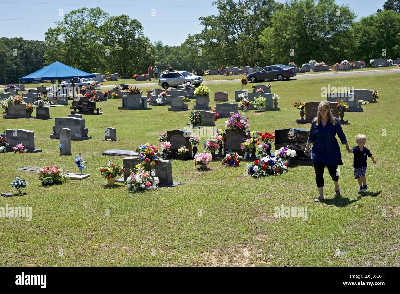 Vernon, AL., USA. 7th May, 2017. People of all ages were at Furnace