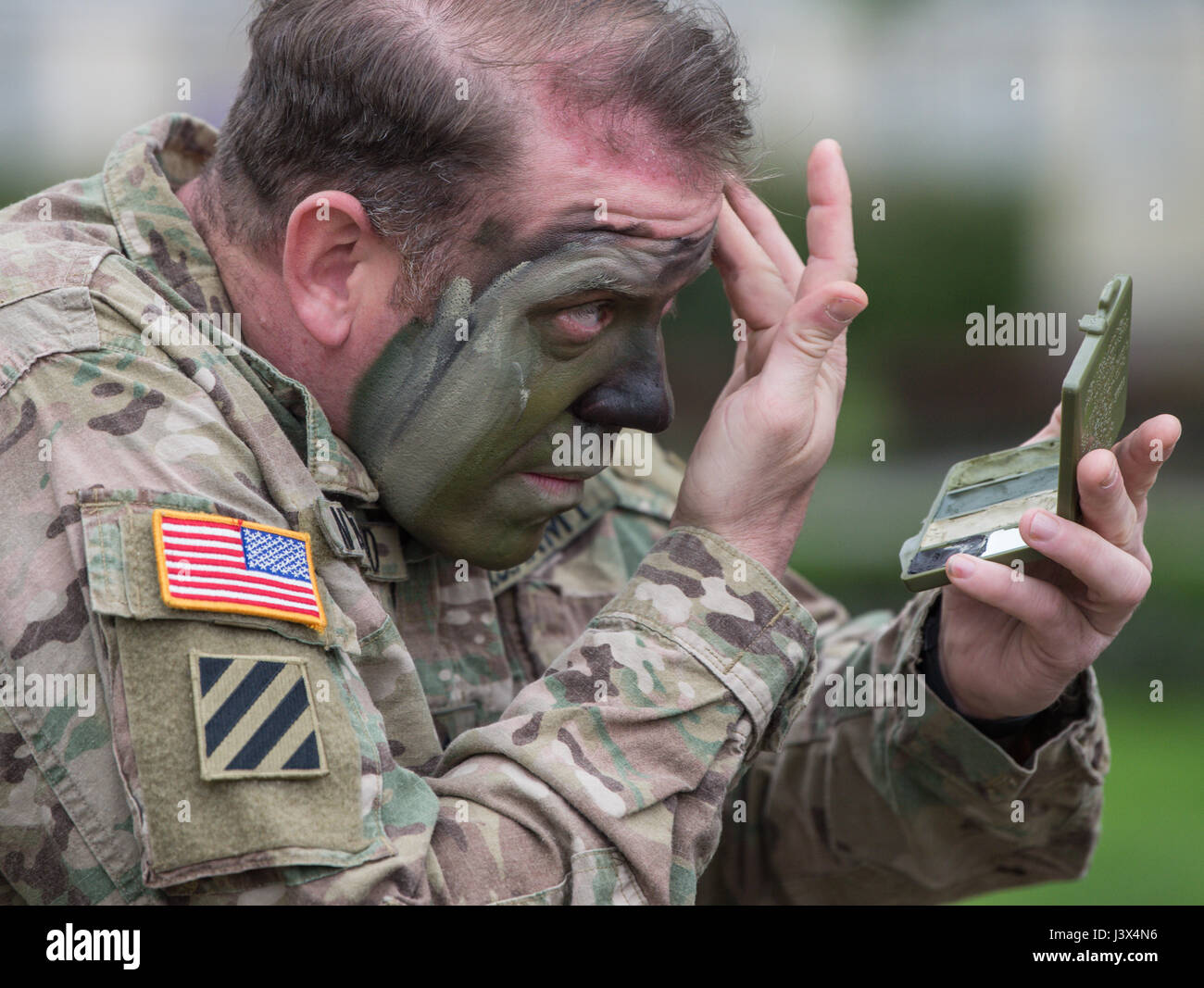 Военные глупы. Американский военный плачет. Тупые американские солдаты. Американские военные.