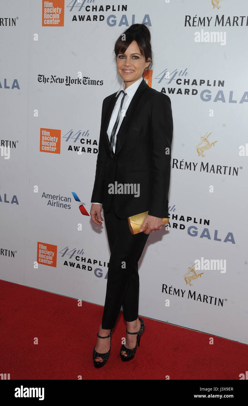New York, NY, USA. 08th May, 2017. Actress Carla Gugino attends the 44th Chaplin Award Gala at David H. Koch Theater at Lincoln Center on May 8, 2017 in New York City. ( Credit: John Palmer/Media Punch/Alamy Live News Stock Photo