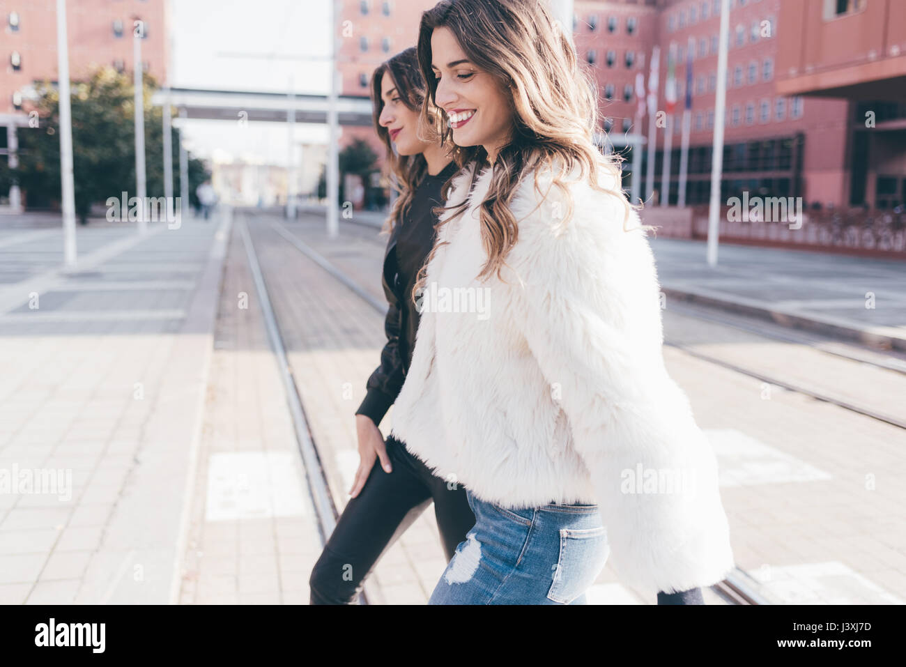 twin sisters hi res stock photography and images Alamy twin sisters hi res stock photography and images Alamy