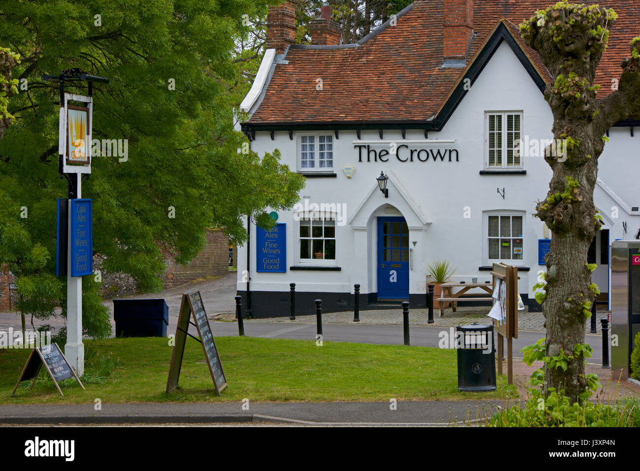The Crown pub, Kingsclere, Hampshire, England UK Stock Photo
