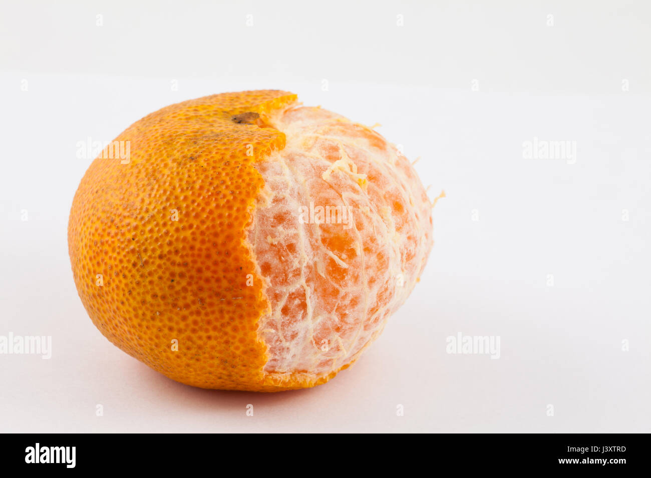 Mandarine (Citrus reticulata) isolated in white background Stock Photo