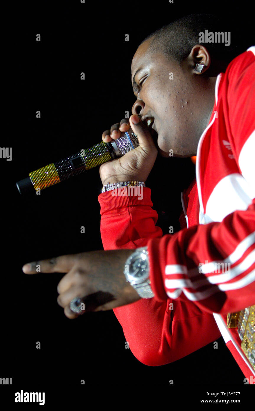 Sean Kingston performing at the Gibson Amphitheatre in Universal City