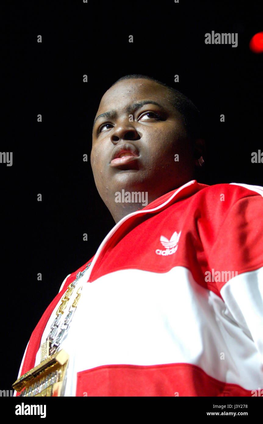 Sean Kingston performing at the Gibson Amphitheatre in Universal City