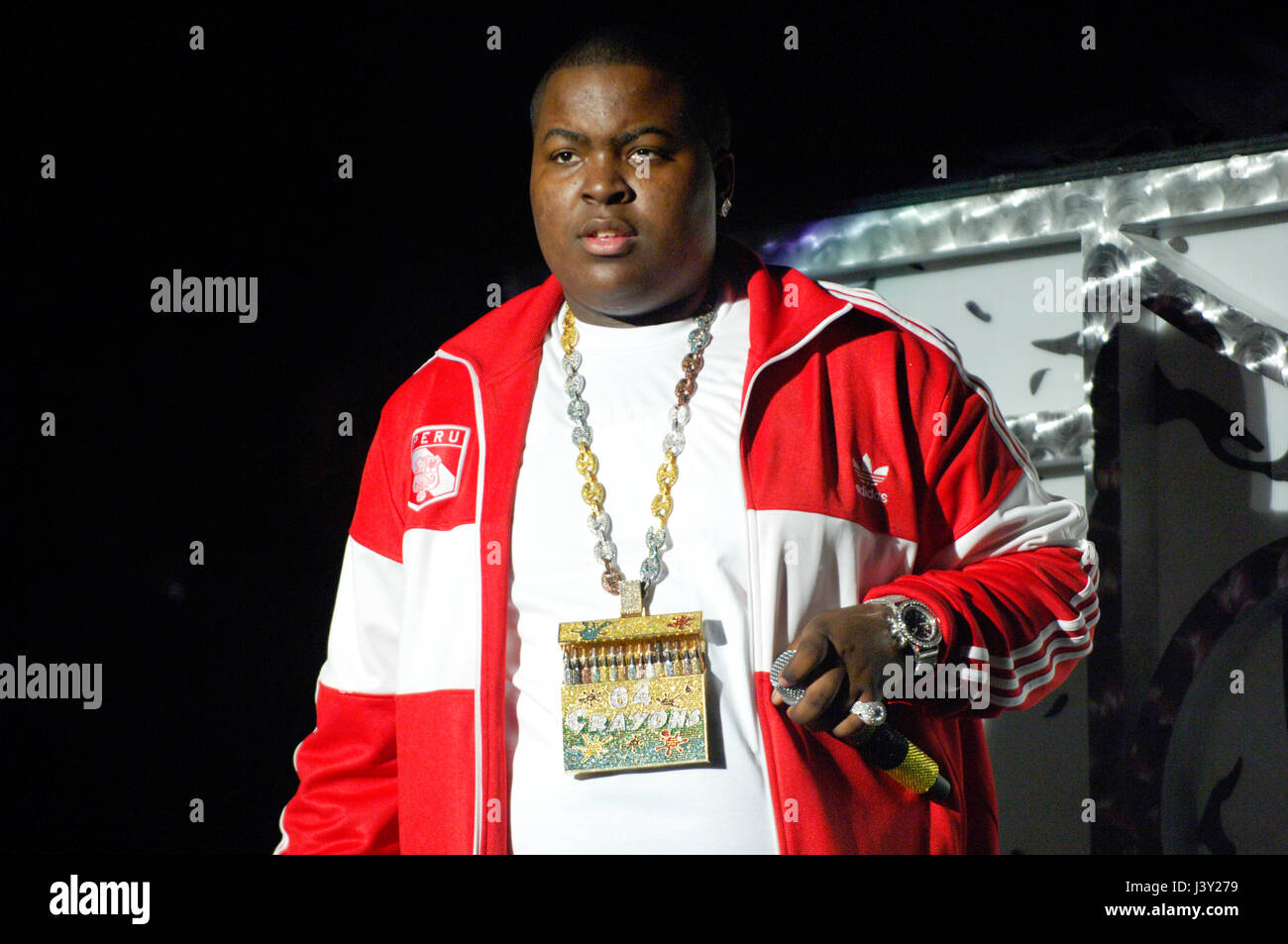Sean Kingston performing at the Gibson Amphitheatre in Universal City