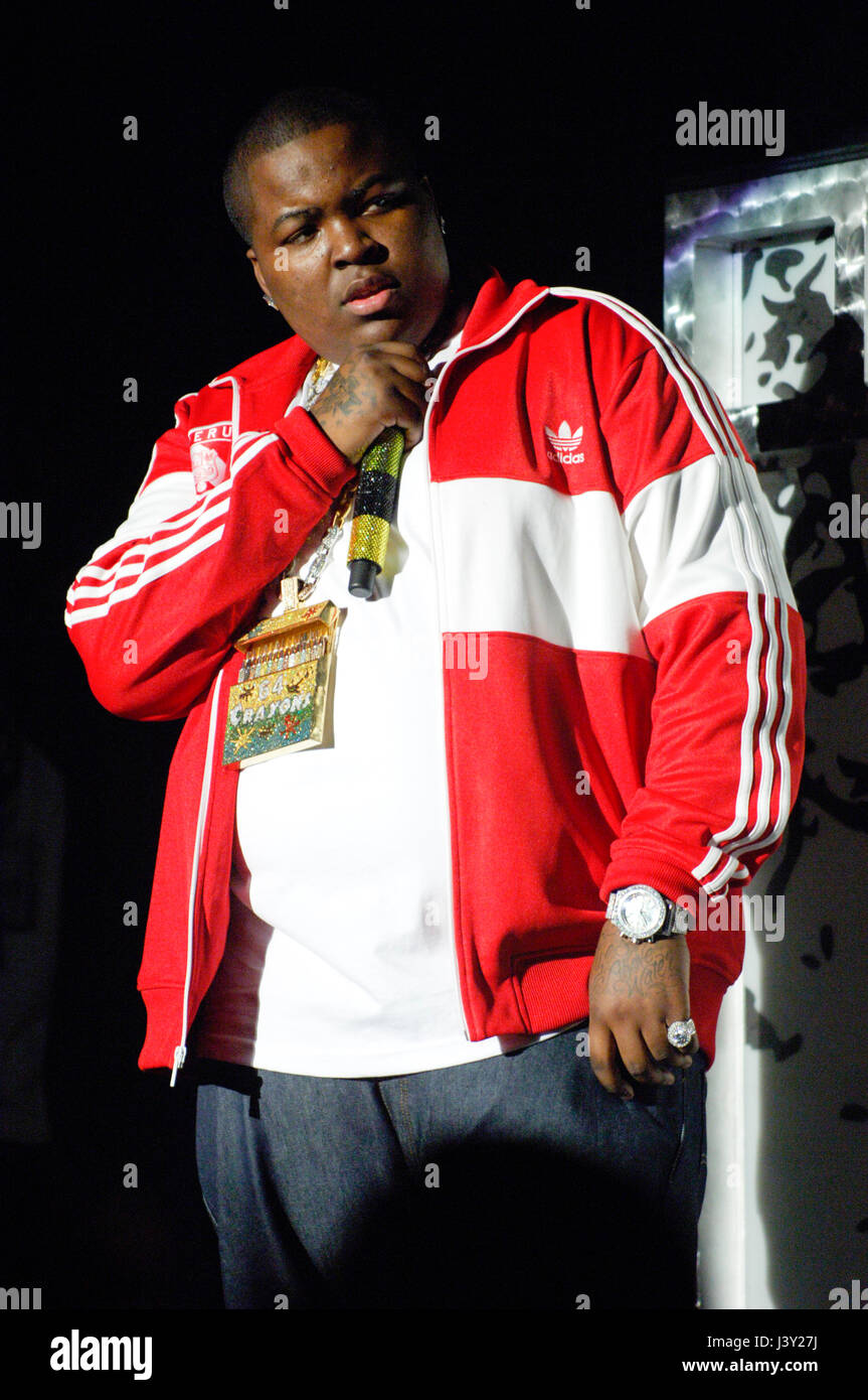 Sean Kingston performing at the Gibson Amphitheatre in Universal City