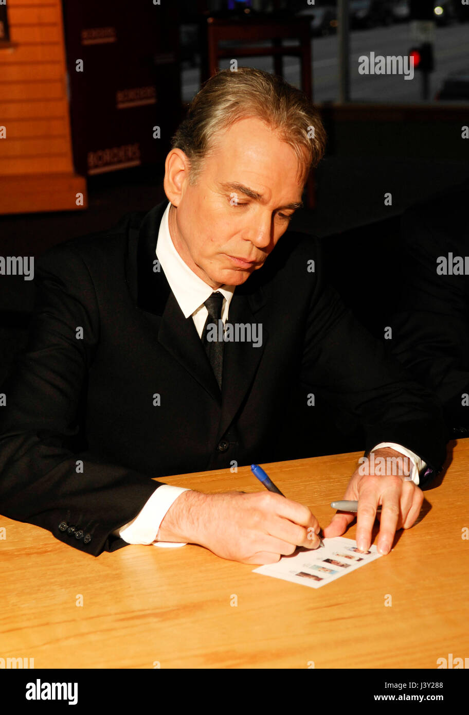 Billy Bob Thorton signing autographs at Borders in Los Angeles. Stock Photo