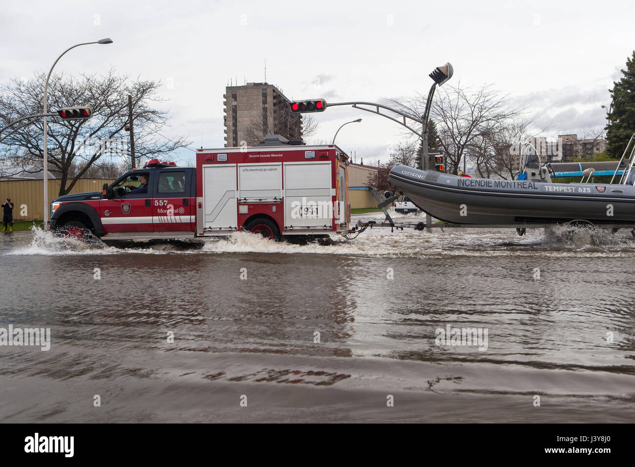 Montreal flooded by Saint Lawrence and its tributaries Stock Photo - Alamy