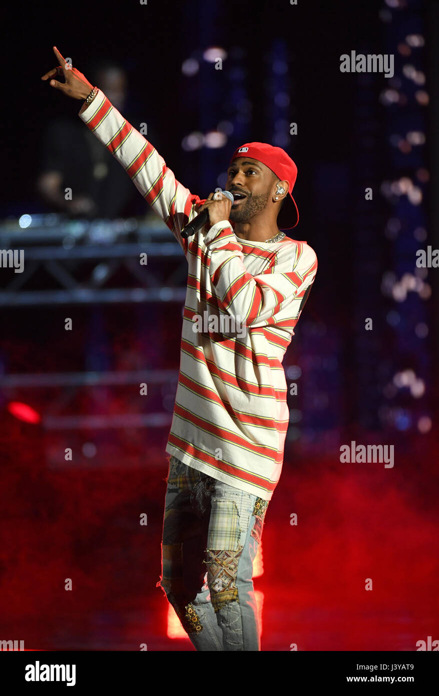 Rapper Big Sean performs on stage during the 2017 MTV Movie and TV Awards held at The Shrine Auditorium in Los Angeles, USA. Stock Photo