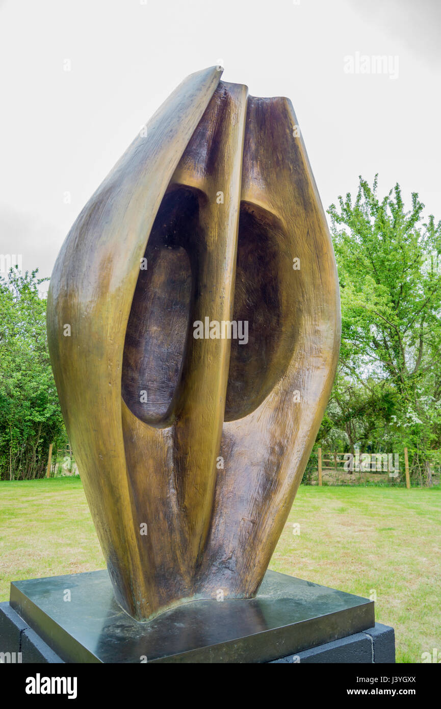 'Large Totem Head', sculpture by Henry Moore, 1968, Henry Moore Foundation, Perry Green, Hertfordshire, England Stock Photo