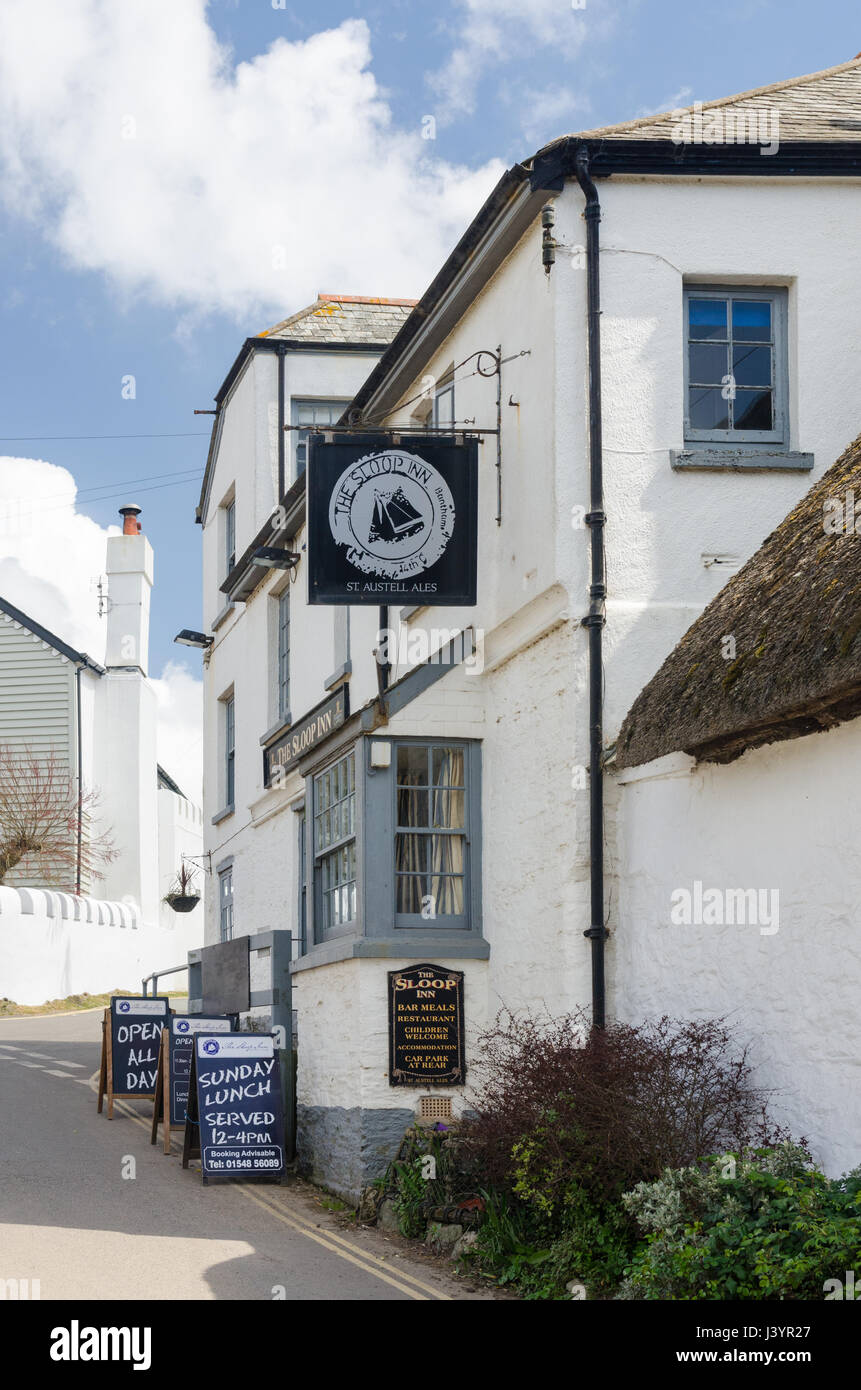 The Sloop Inn in the pretty South Hams village of Bantham in Devon Stock Photo