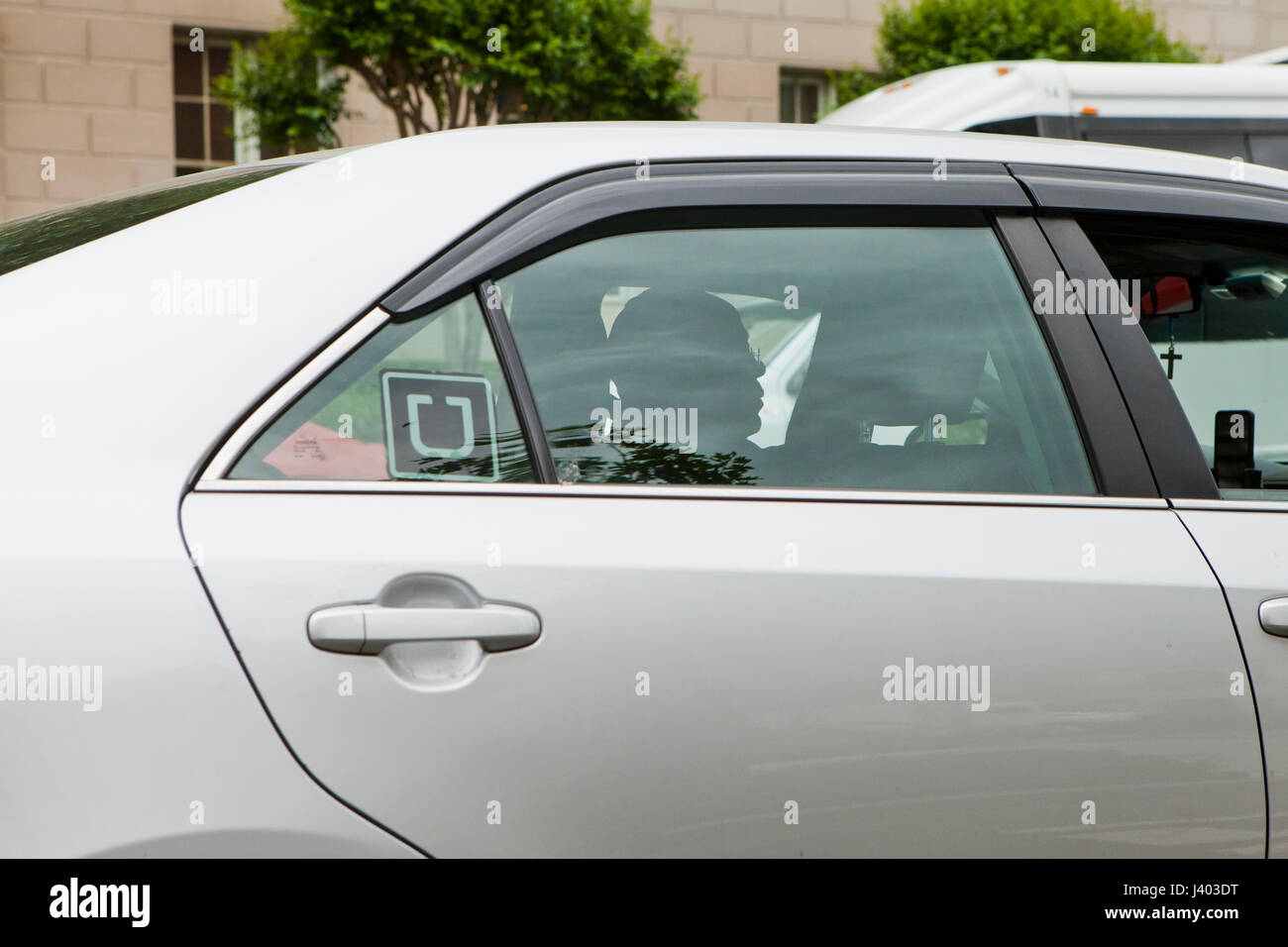 Manche Führen, Manche Folgen. Sticker or decal on car rear window Stock  Photo - Alamy