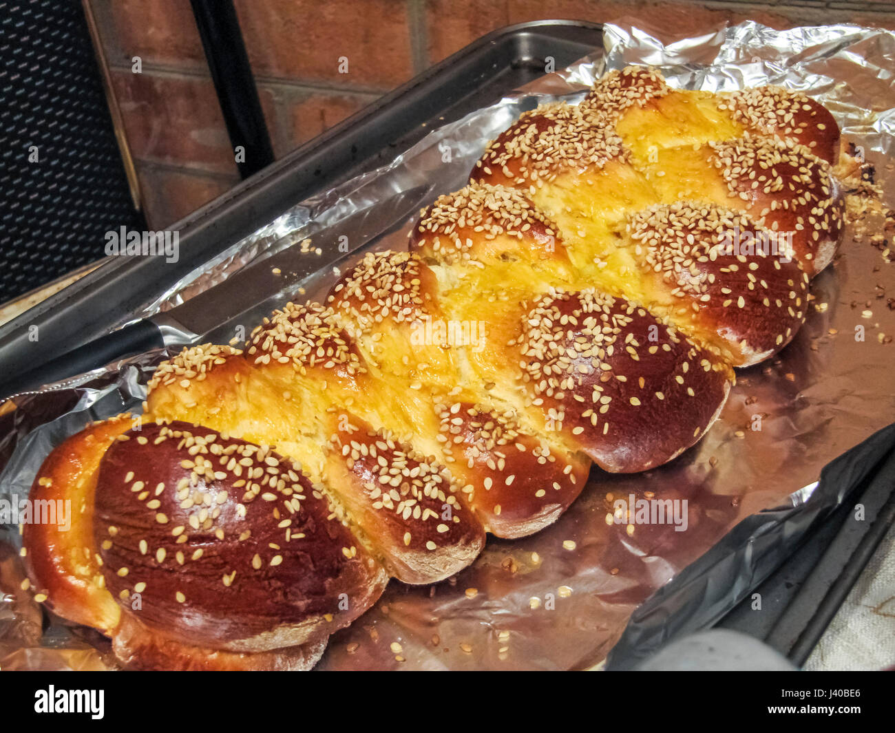 Bread from oven aluminum foil hires stock photography and images Alamy