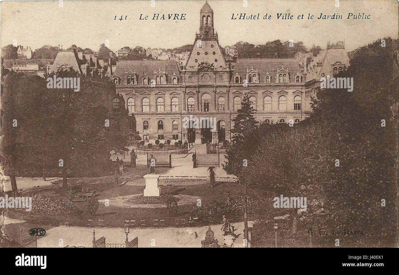 Le Havre FR 76 L'hotel de ville & le jardin public vers 1929 Stock Photo