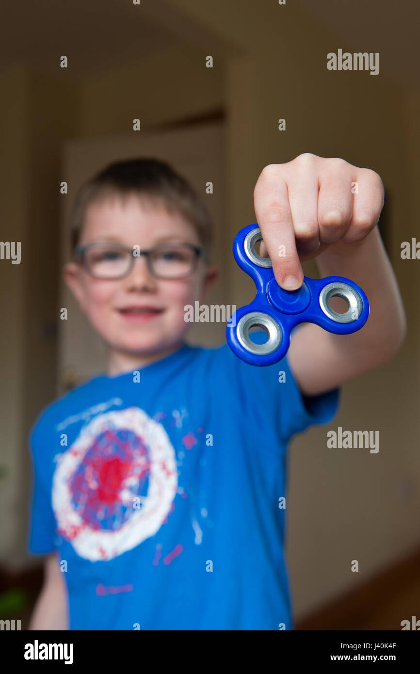 fidget spinner kid