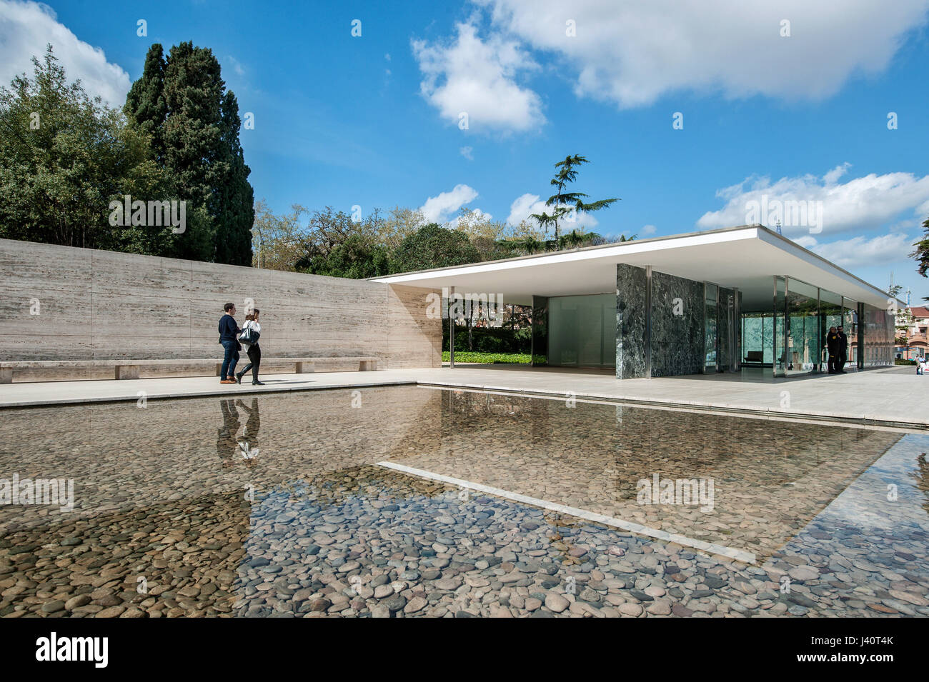 Pavillion Mies van der Rohe by the German architect Ludwig Mies van der Rohe  in the Bauhaus style Stock Photo - Alamy