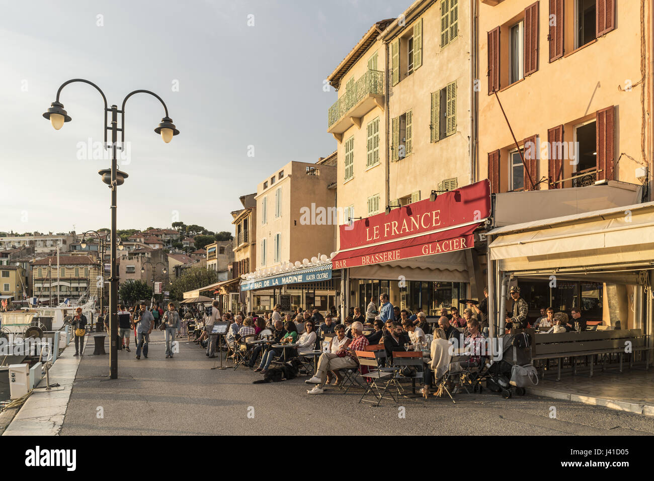 Restaurants in Cassis harbour Cassis, Cote d Azur, France Stock Photo
