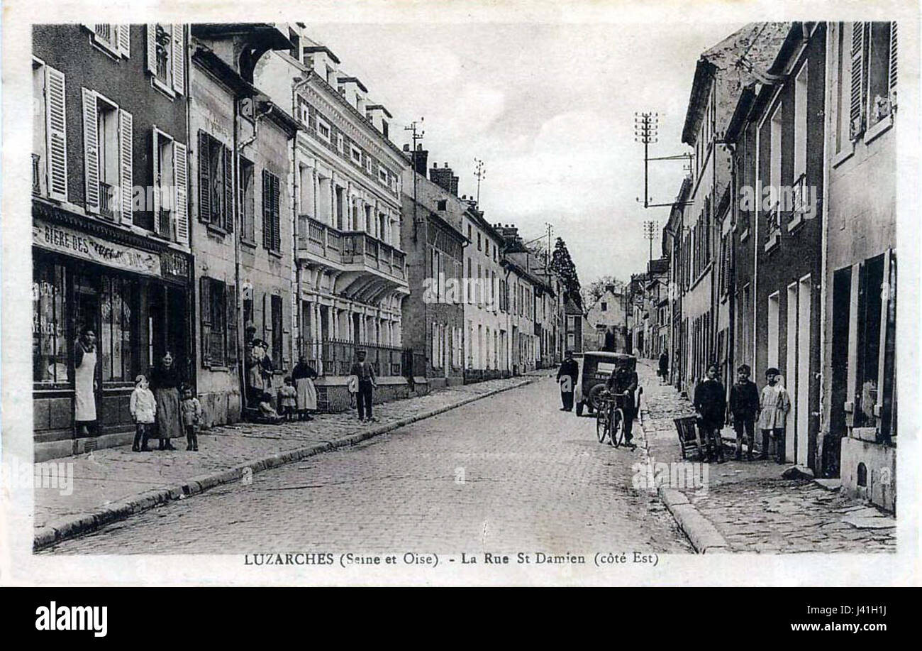 Luzarches La Rue St Damien (cote Est) Stock Photo