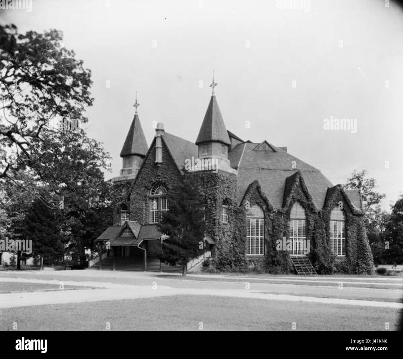 The memorial hall Black and White Stock Photos & Images - Alamy