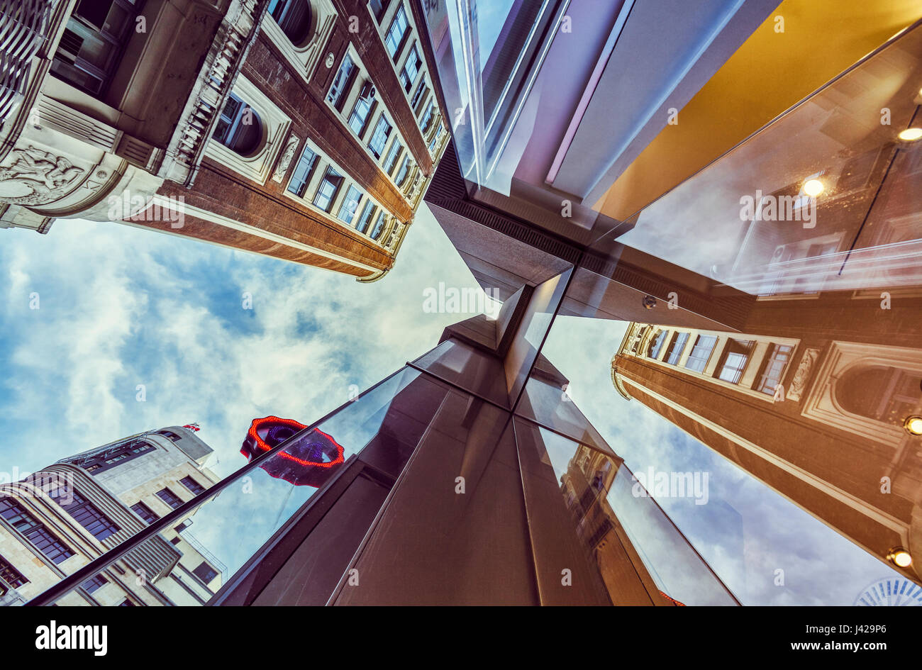 Symmetry low angle view hi-res stock photography and images - Alamy