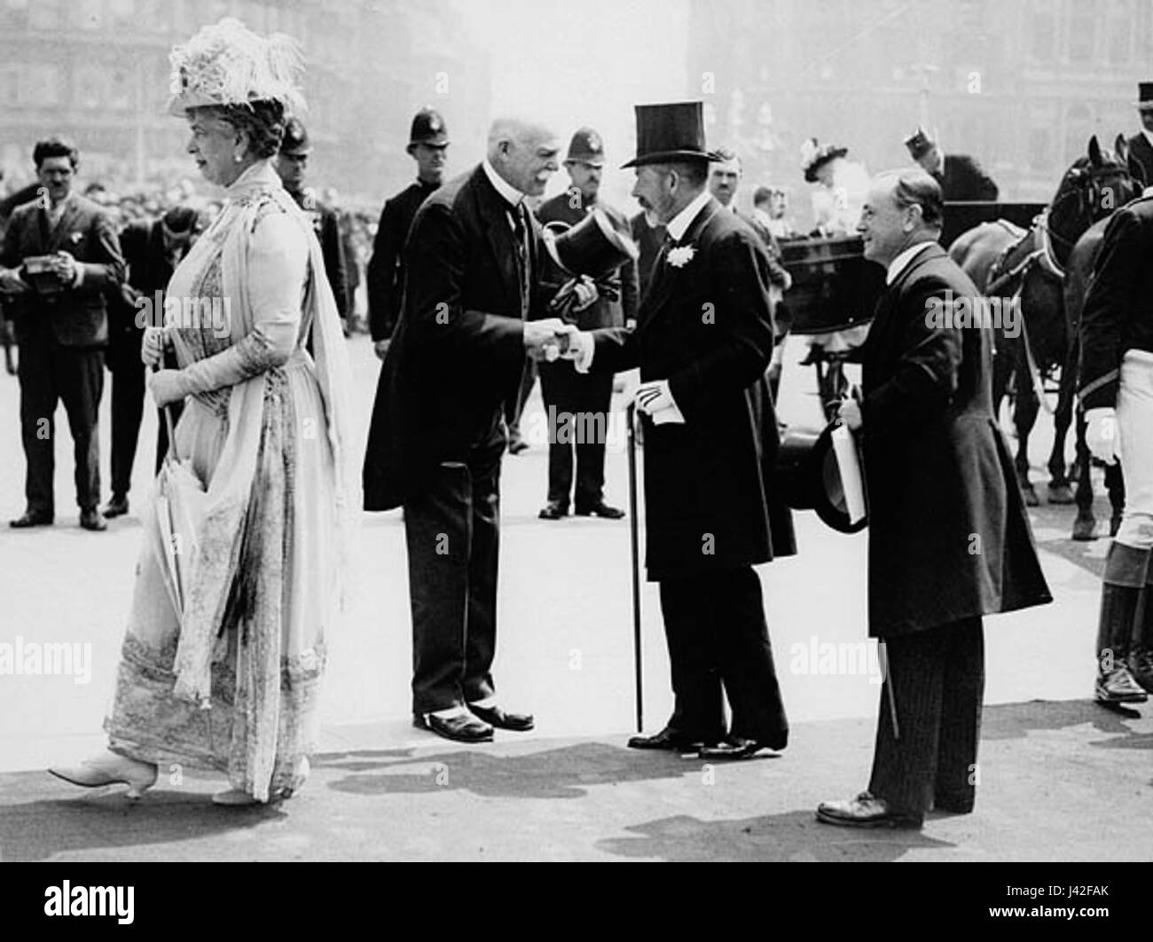 mary-of-teck-was-the-queen-consort-of-the-united-kingdom-married-to