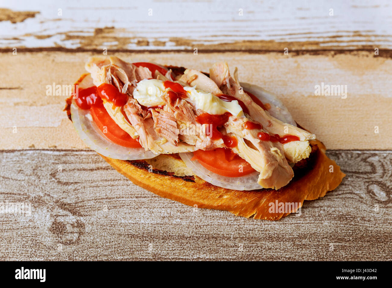 Vietnamese sandwich cucumber onion radish sandwich cooked chicken Stock Photo Alamy