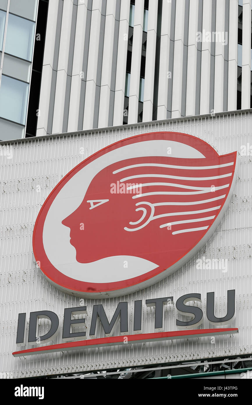 A signboard of Idemitsu Kosan Co is seen in Tokyo on May 9, 2017, Japan. Showa Shell Sekiyu KK President Tsuyoshi Kameoka and Idemitsu Kosan Co President Takashi Tsukioka, announced a business alliance to consolidate their refining and supply operations. Despite opposition from Idemitsu's founding family, the companies signed the agreement today and it will take immediate effect under the banner ''Brighter Energy Alliance.'' Credit: Rodrigo Reyes Marin/AFLO/Alamy Live News Stock Photo