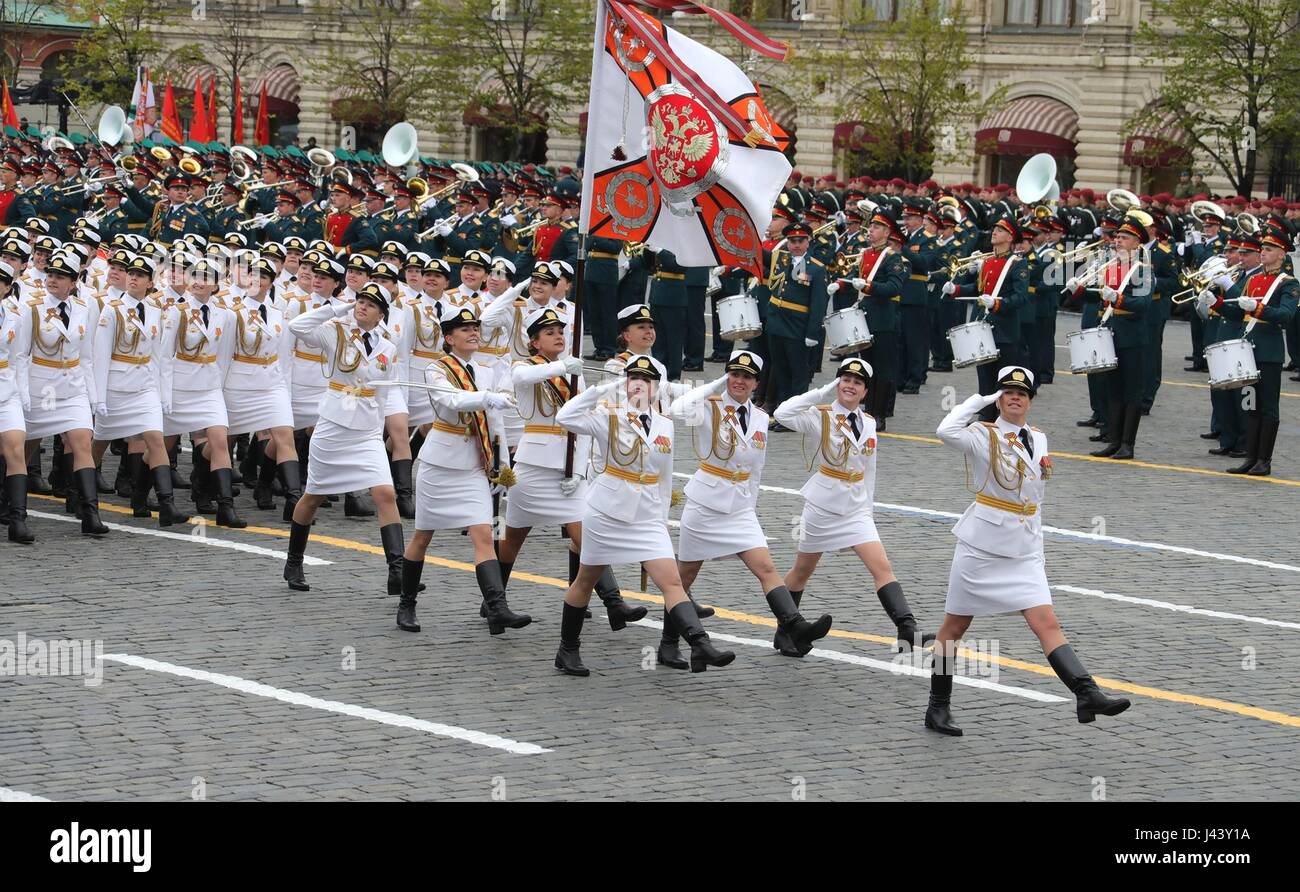 Moscow, Russia. 09th May, 2017. Russian female soldiers and sailors march past the reviewing stand during the annual Victory Day military parade marking the 72nd anniversary of the end of World War II in Red Square May 9, 2017 in Moscow, Russia. Credit: Planetpix/Alamy Live News Stock Photo