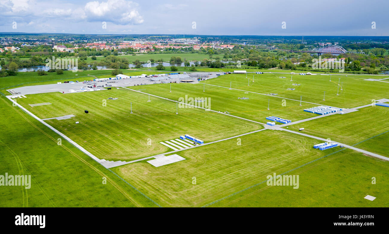 Wittenberg, Germany. 9th May, 2017. Provisional streets and toilets can