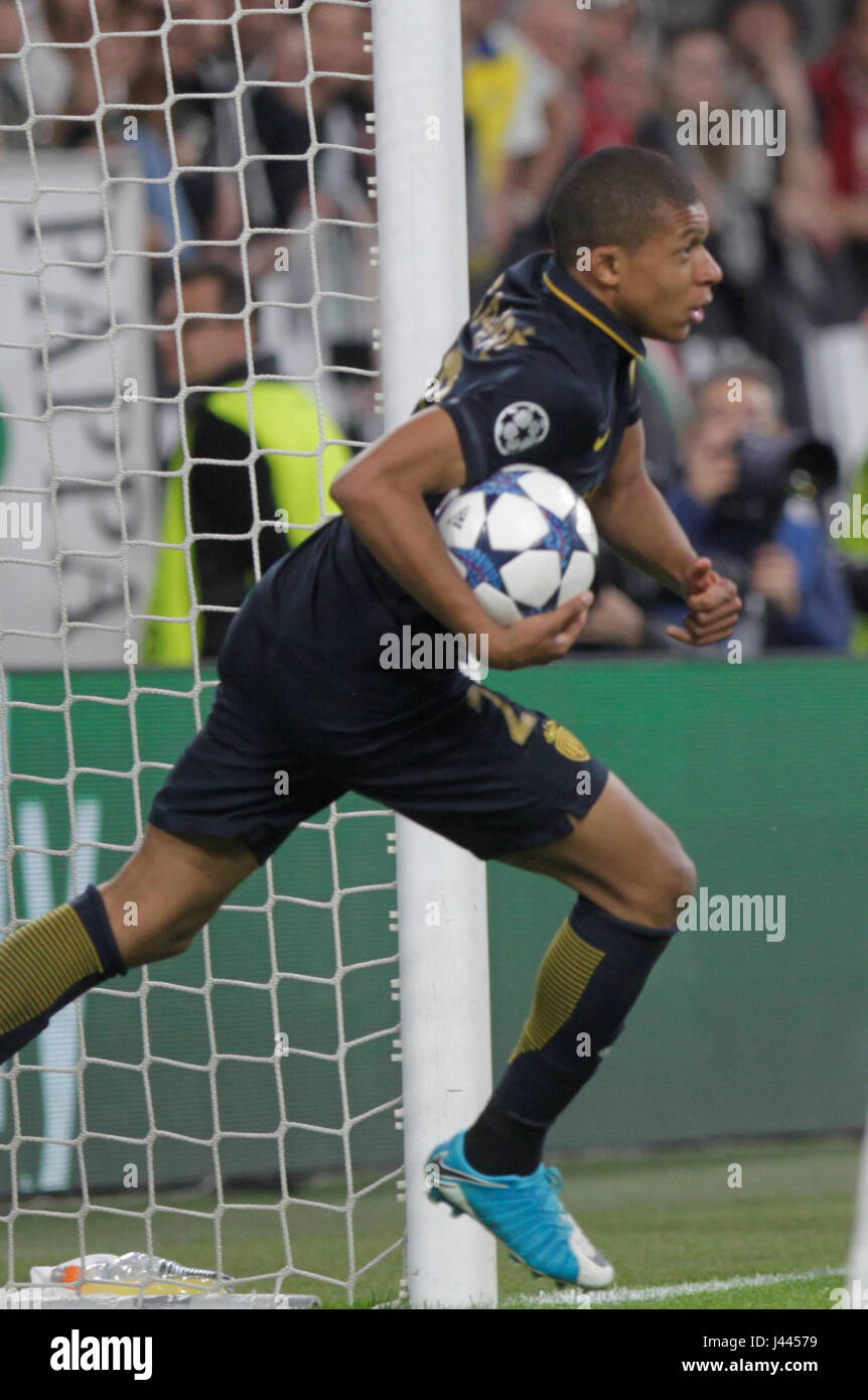 kylian mbappé cleats