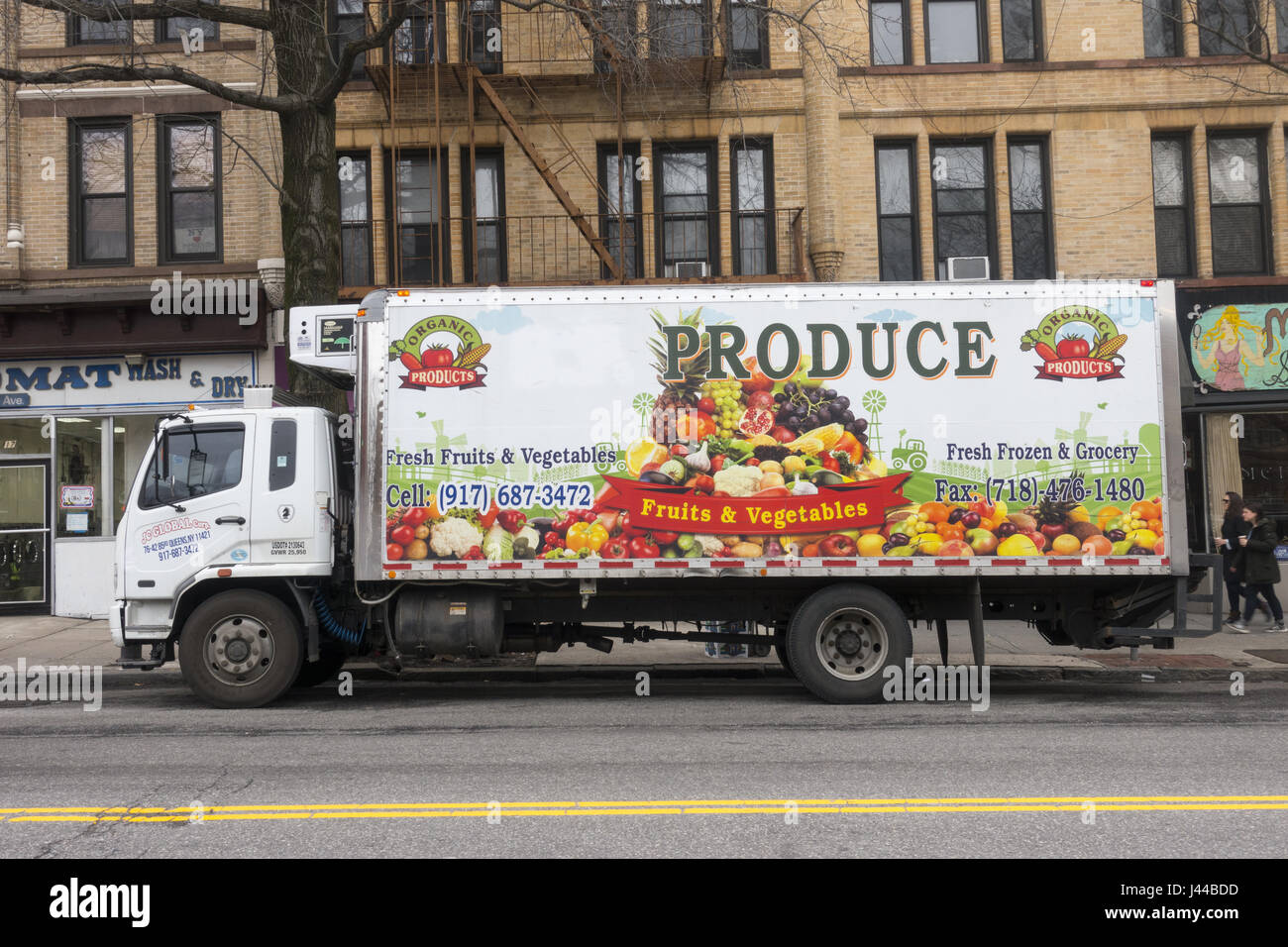Produce truck hi-res stock photography and images - Alamy