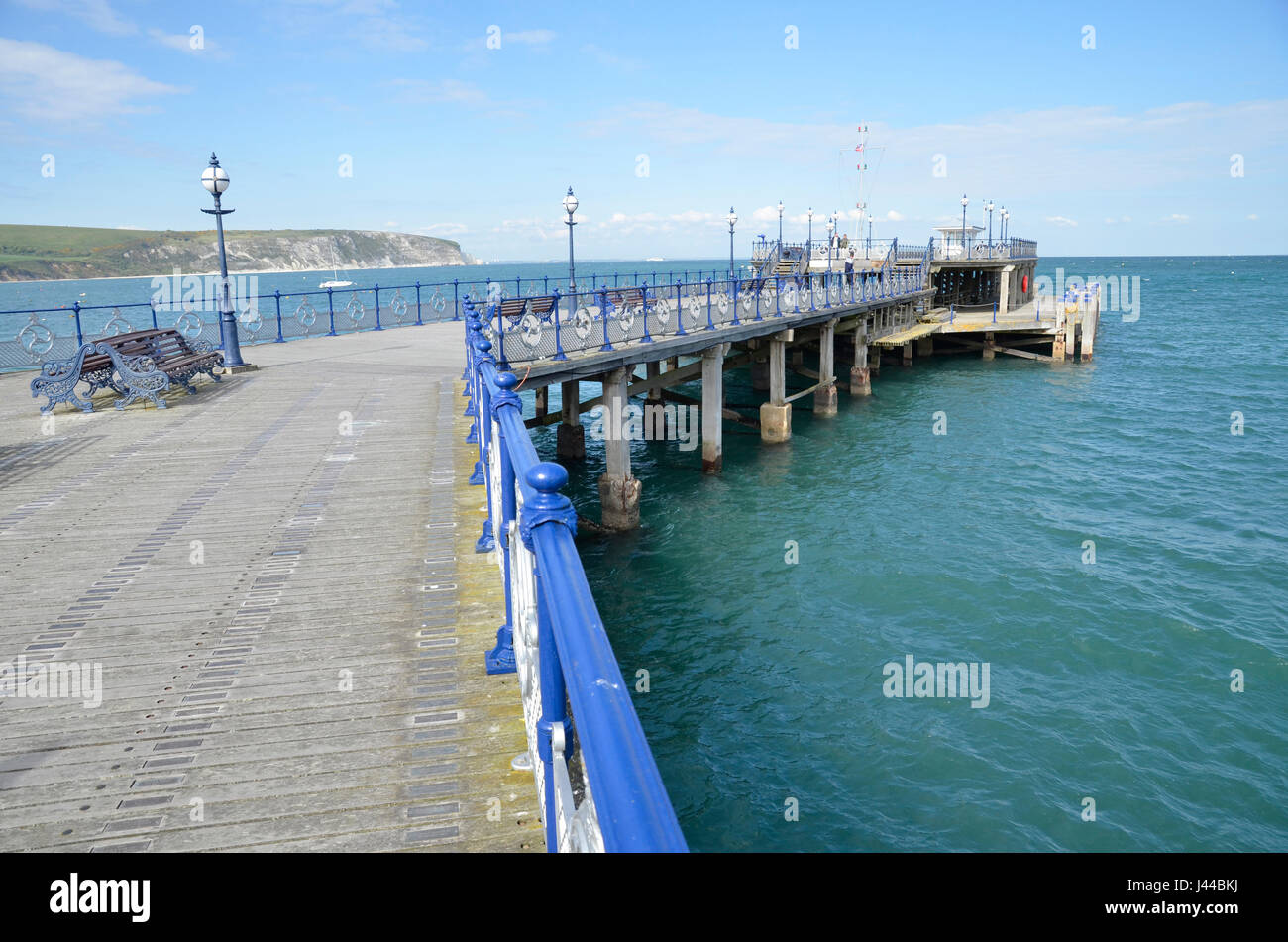 the-restored-victorian-pier-at-swanage-on-the-jurassic-coast-in-dorset