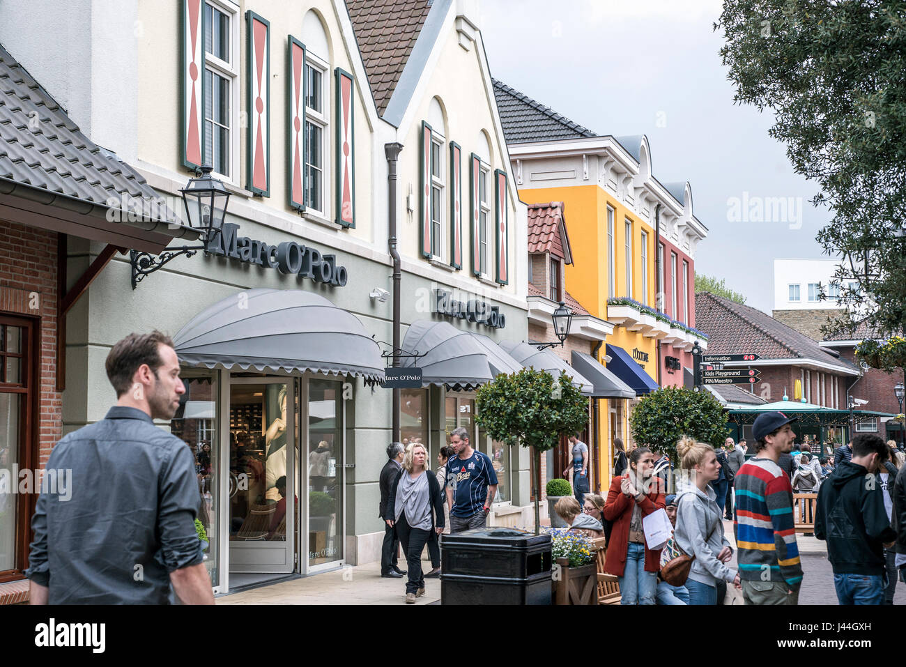 Mcarthurglen designer outlet hi-res stock photography and images - Page 3 -  Alamy