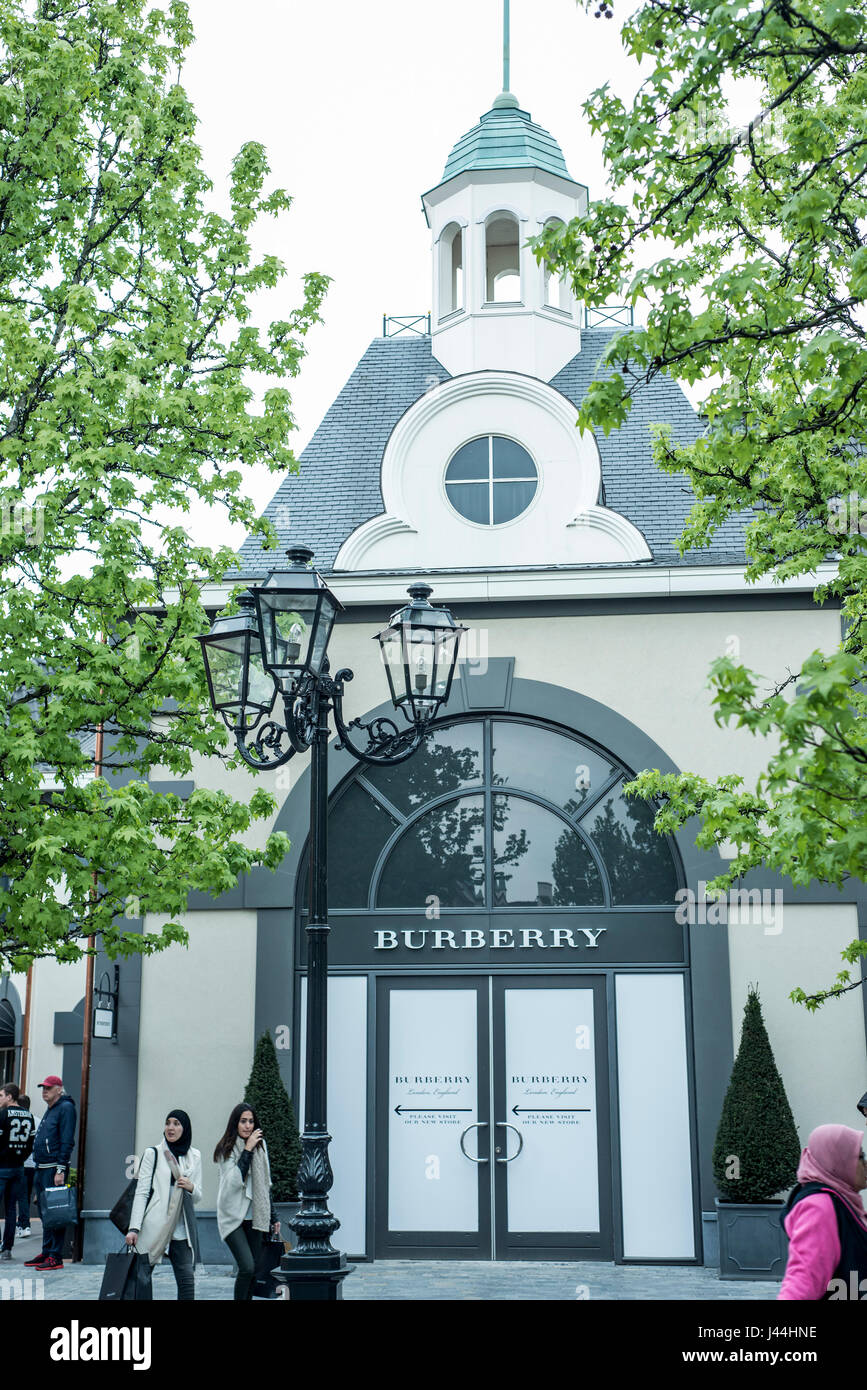 Roermond Netherlands 07.05.2017 - Logo of the Burberry Store in the Mc  Arthur Glen Designer Outlet shopping area Stock Photo - Alamy