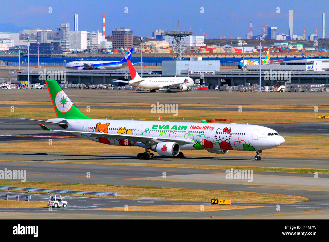 EVA Air Hello Kitty Jet Airbus A 330 at Haneda