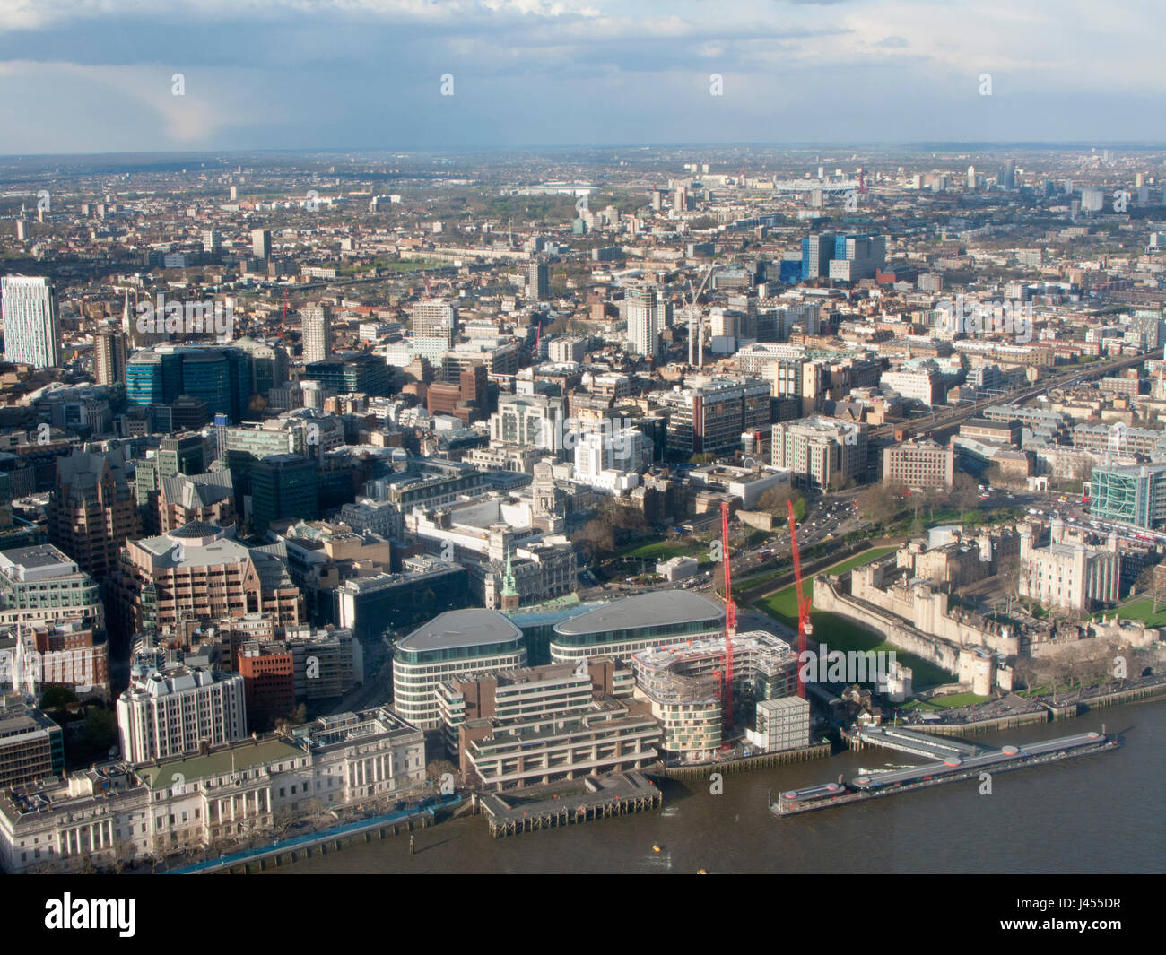 London cityscape view hi-res stock photography and images - Alamy