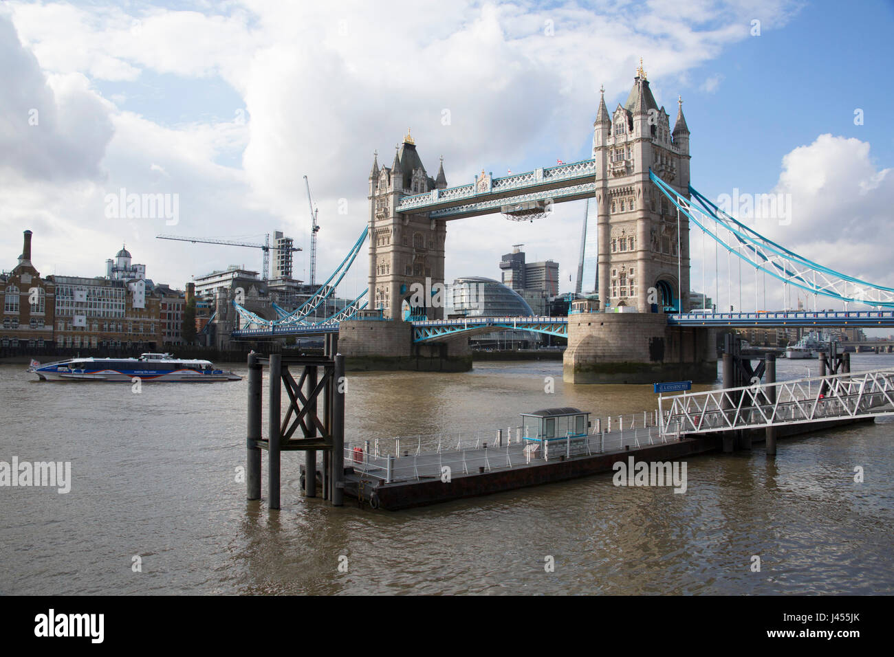 View tower bridge spanning hi-res stock photography and images - Alamy