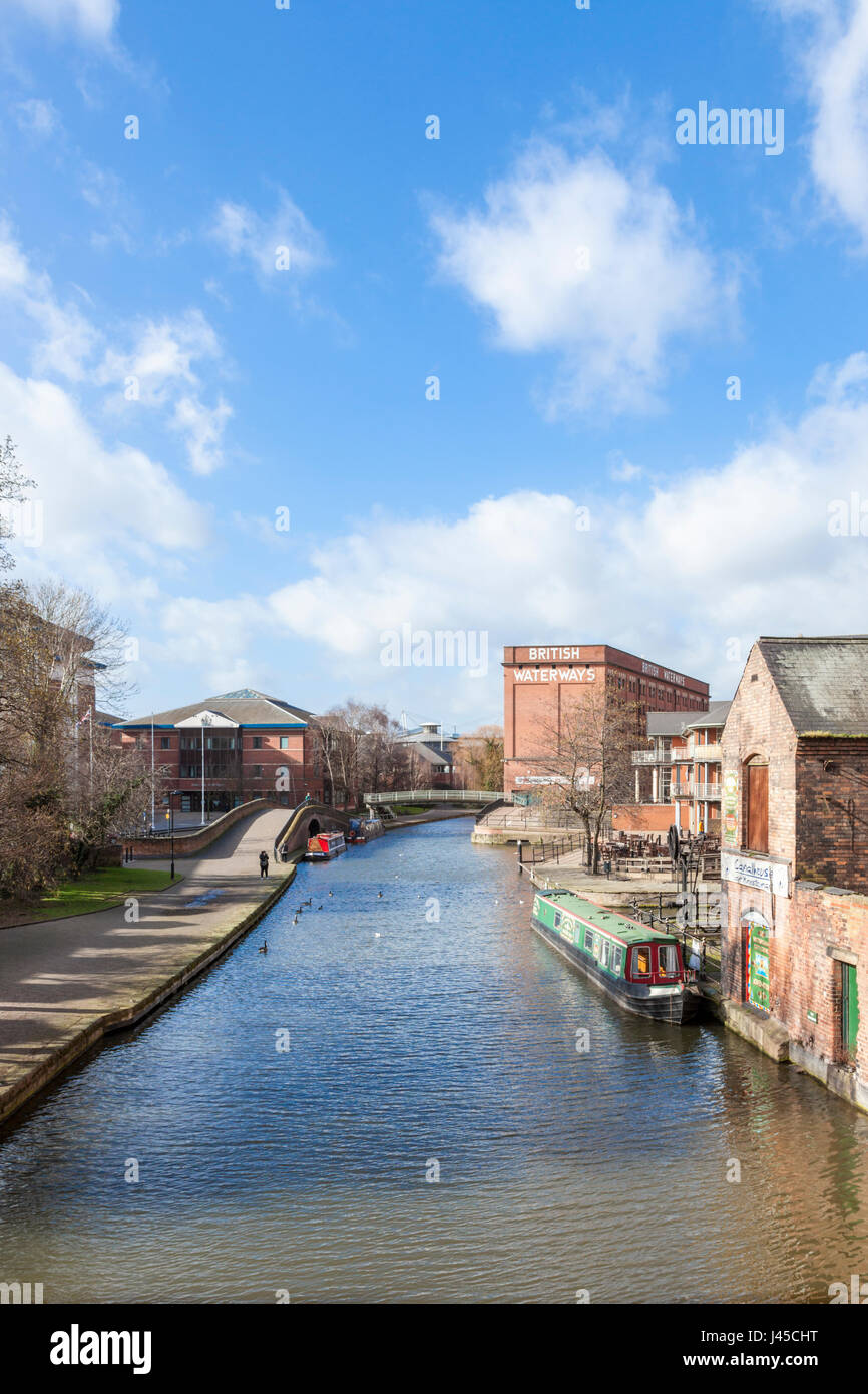 The Nottingham and Beeston Canal in Winter, passing through the city of Nottingham, England, UK Stock Photo