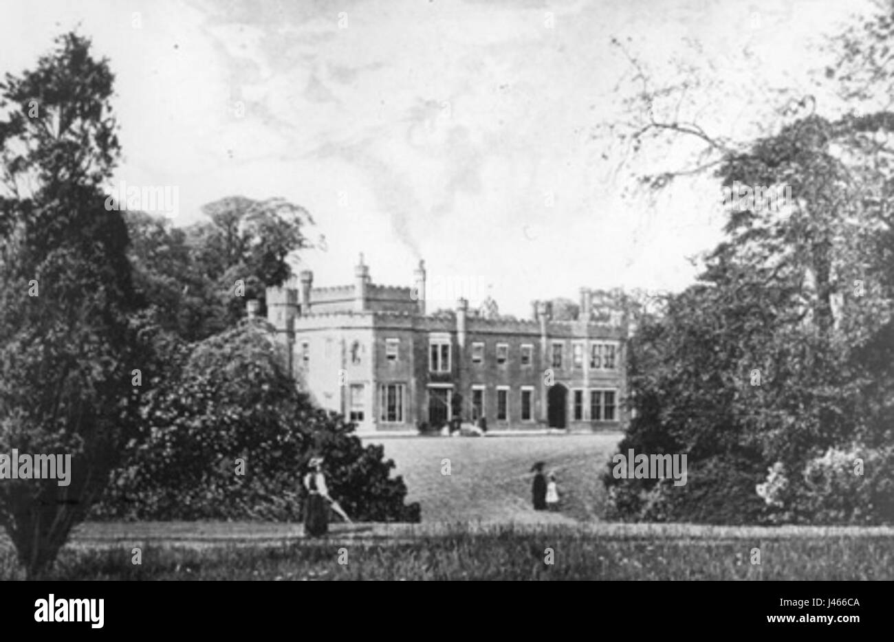 English mansion garden Black and White Stock Photos & Images - Alamy