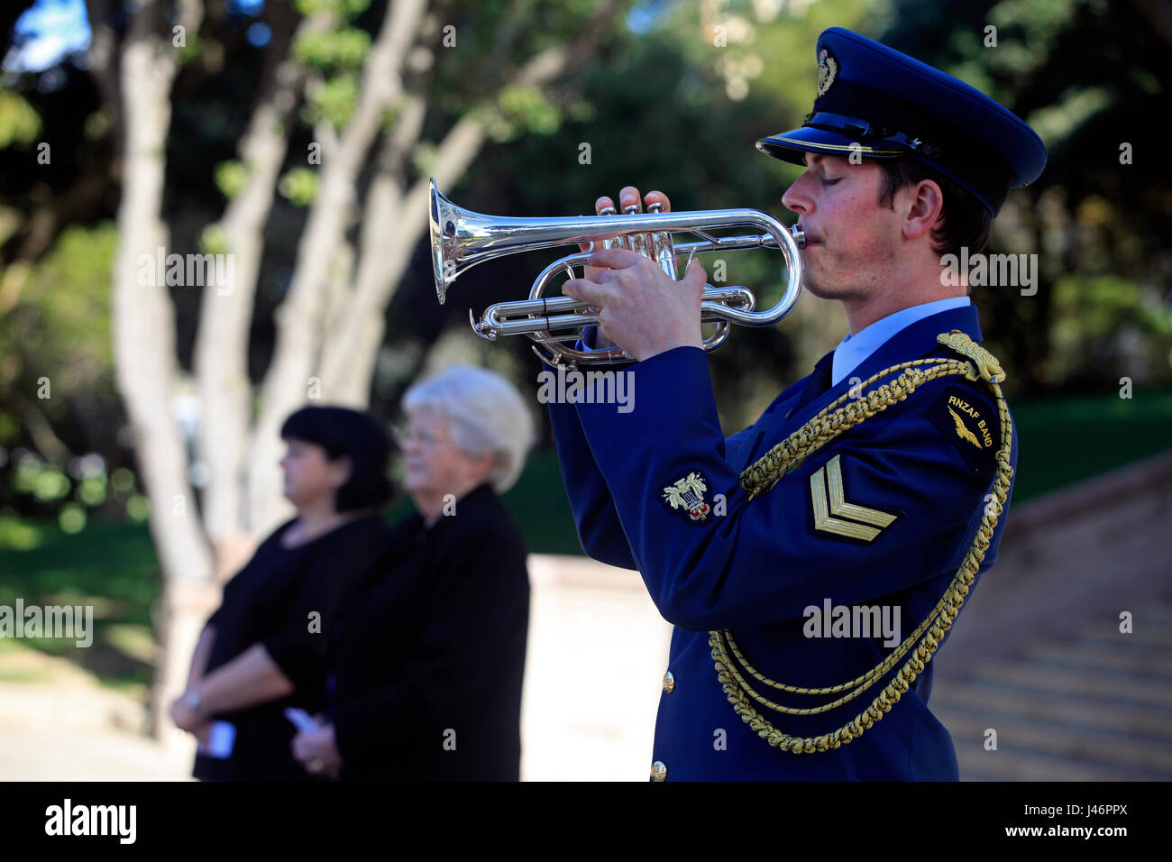 Cpl Ben Hunt plays Last Post at the Tomb of the Unknown Warrior, National War Memorial, Wellington, New Zealand Stock Photo