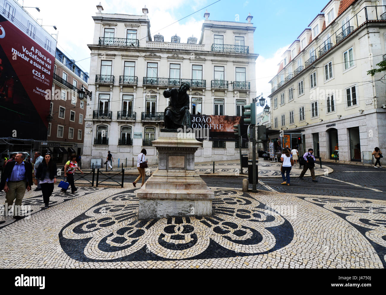 Cameos Square, Chiado Bairro Alto Stock Photo - Alamy