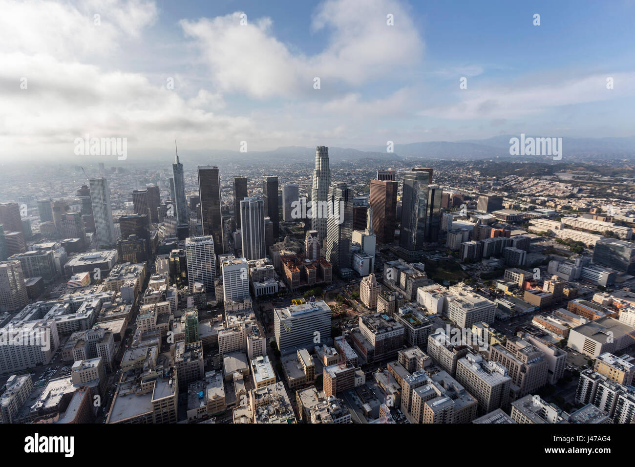 Los angeles skyline 2017 hi-res stock photography and images - Alamy