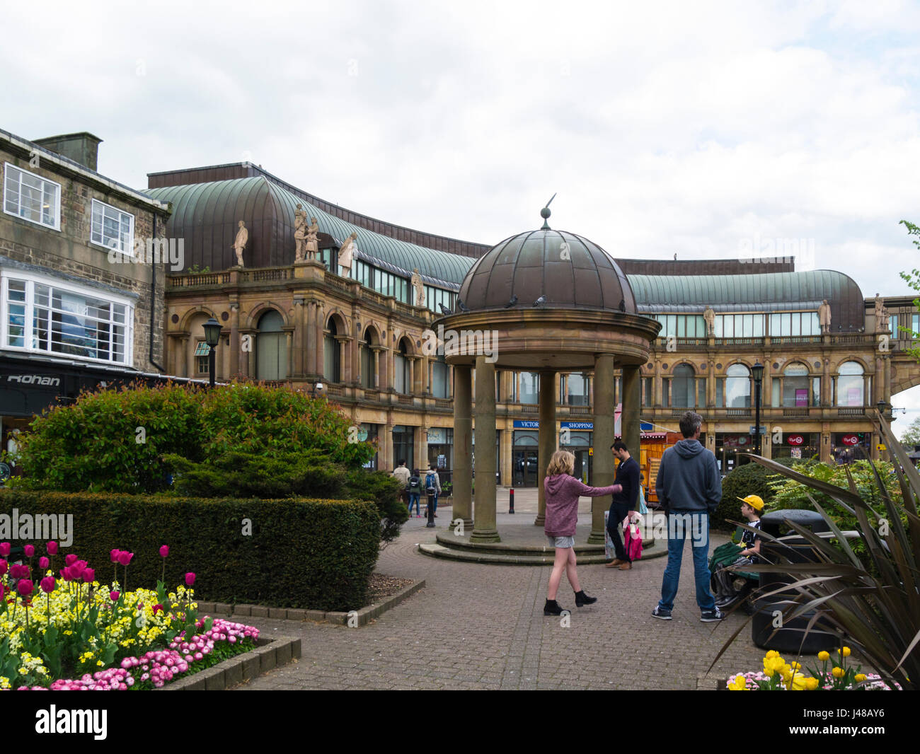 Victoria Gardens Harrogate Yorkshire UK Stock Photo - Alamy