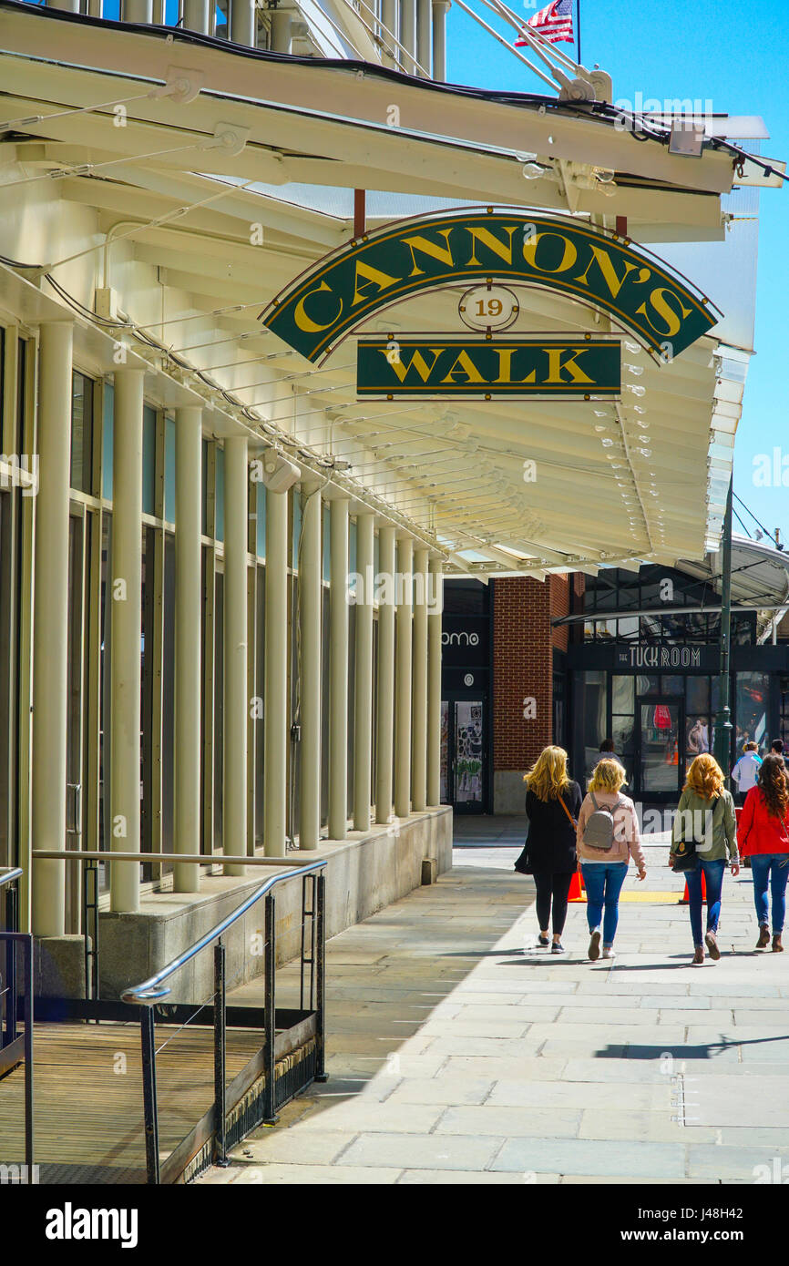 Beautiful Fulton Market at Pier 39 in New York- MANHATTAN / NEW YORK ...