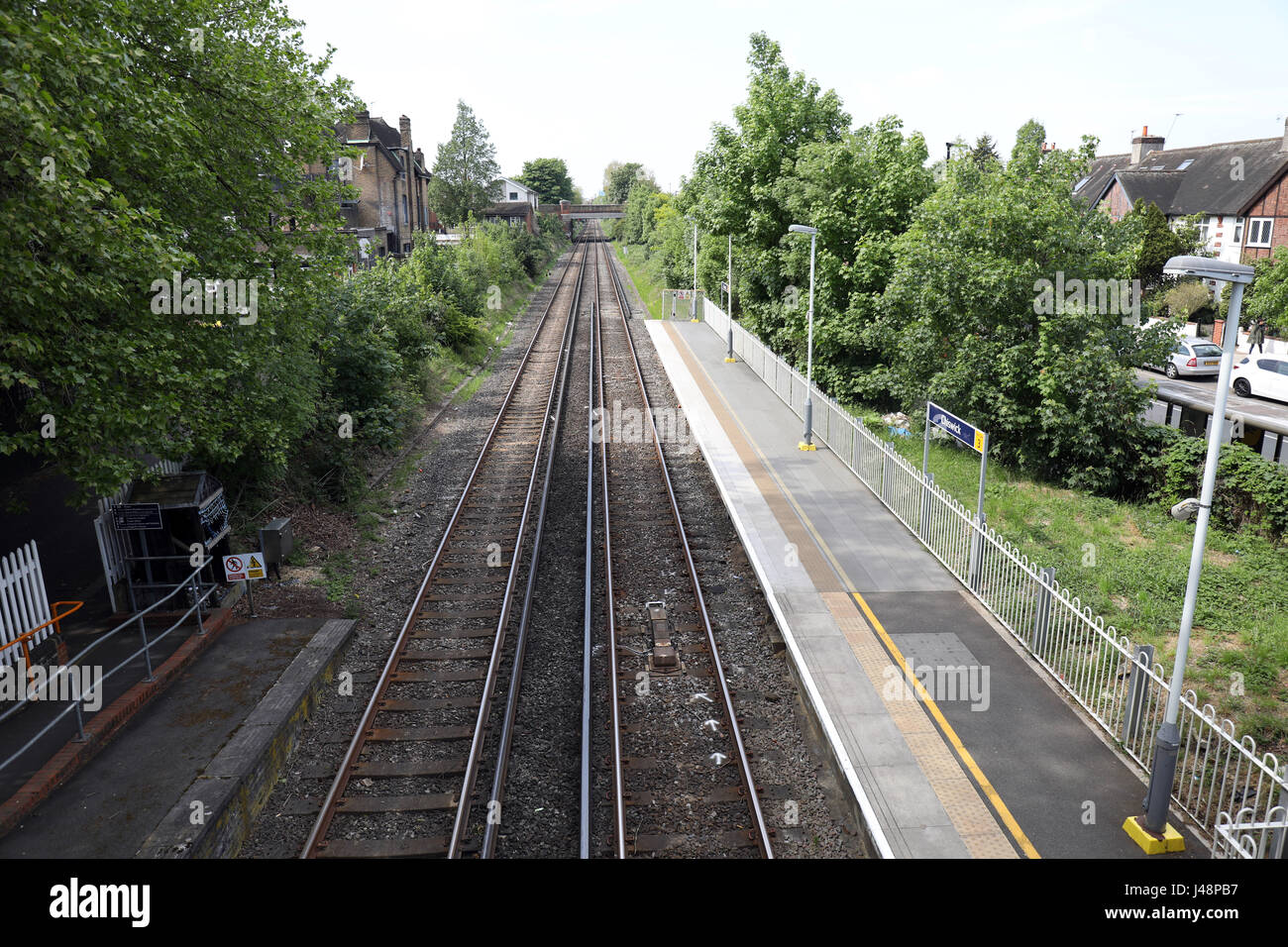 Chiswick rail trains train station track platform view from rail hi-res ...