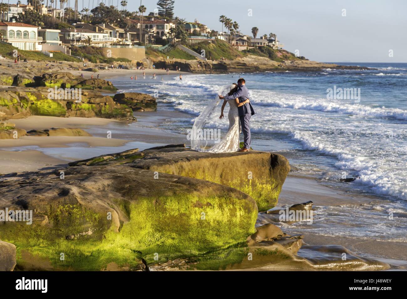 Just Married Wedding Couple In Love At Windansea Beach La Jolla San Diego Pacific Ocean California Coastline Stock Photo Alamy