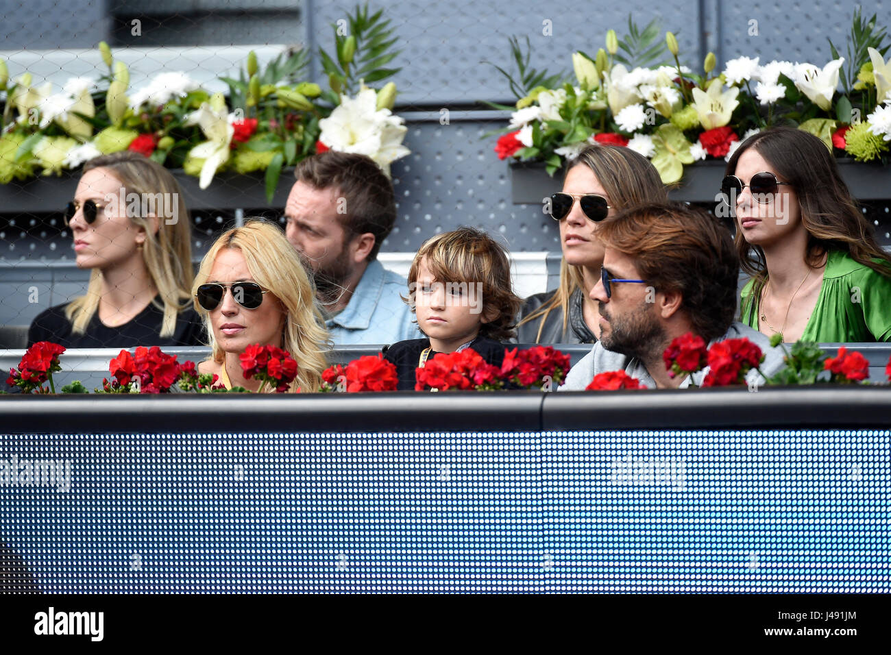 Madrid, Spain. 10th May, 2017. Carolina Cerezuela, her son Carlos and soccer player Dani Carvajal during match Mutua Madrid Open in Madrid on Wednesday, May 10, 2017. Credit: Gtres Información más Comuniación on line,S.L./Alamy Live News Stock Photo