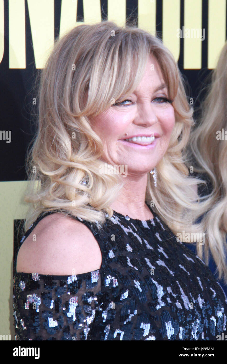Los Angeles, USA. 10th May, 2017. Goldie Hawn, Amy Schumer 05/10/2017
